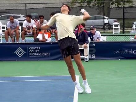 年轻球员直 年轻球员直